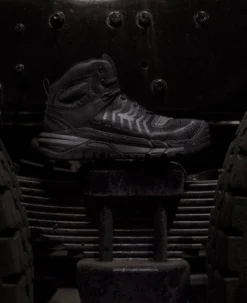 Keen Men's Kansas City Mid (Carbon-Fiber Toe) | Black/Gun Metal -Shoes Shop Of Ken 1025617 PDP LeftImage